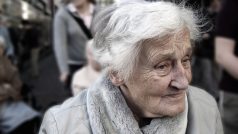 Seniorka, důchodkyně, stará žena