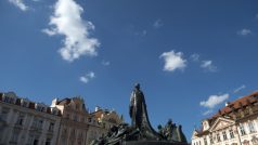 Rekonstruovaný pomník Jana Husa na Staroměstském náměstí v Praze
