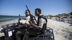 Tuniská vláda posílila ochranu hotelů a dalších objektů po atentátu v letovisku Súse, kde ozbrojenec na pláži zastřelil 39 turistů