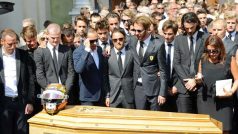 Přátelé a příbuzní se přišli naposledy rozloučit s tragicky zesnulým 25letým pilotem F1 Julesem Bianchim do katedrály v Nice