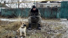 Bojovník se svým psem na Donbasu