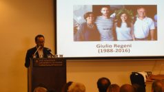 Vzpomínka na Giulia Regeniho na Americké univerzitě v Káhiře