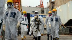 Experti Mezinárodní agentury pro atomovou energii na inspekci v jaderné elektrárně Fukušima