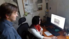 V malé pracovně Západočeské univerzity v Plzni vzniká unikátní projekt. Archeologové Karel Nováček a Lenka Starková sbírají informace o mizejících památkách v iráckém Mosulu