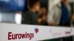 Palubní personál německých nízkonákladových aerolinek Eurowings na letištích v Düsseldorfu a Hamburku v úterý vstoupil do stávky