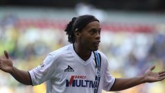 Ronaldinho ve Fluminense skončil loni, oficiálně ale kariéru ještě neukončil