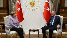 Německá kancléřka Angela Merkelová jela do Turecka, kde měla na programu jednání s prezidentem Recepem Tayyipem Erdoganem