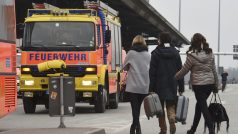 Letiště v Hamburku bylo zavřené, desítky lidí se nadýchaly pepřového spreje