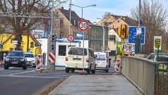 Na hranici s Německem v Žitavě je nově rychlost snížená na 10 km/h