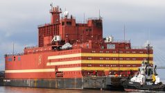 Ruská plovoucí atomová elektrárna Akademik Lomonosov