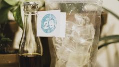 Pardubický Klub 29 nabízí zákazníkům donášku míchaných nápojů