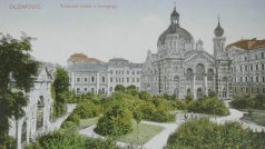 Olomoucká židovská synagoga na dobové pohlednici z roku 1900