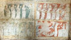 Římskokatolická církev plánuje v Broumově zpřístupnit vzácnou nástěnnou malbu. Sedm století stará gotická freska je zatím veřejnosti skrytá, přístup k ní momentálně pomáhá upravit skupina dobrovolníků