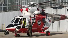 Na některých vrtulnících W-3A Sokol pracují technici, jeden je vždy v pohotovosti připravený do akce