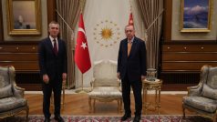 Šéf NATO Jens Stoltenberg a turecký prezident Recep Tayyip Erdogan v Ankaře