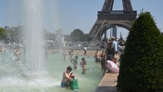 Vlna veder zasáhla i francouzské hlavní město Paříž