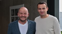 Moderátor Pavel Nečas a bývalý fotbalista Erich Brabec