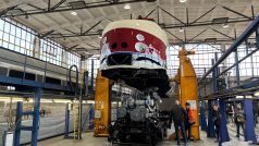 Východoněmecký vlak přezdívaný Delfín nebo Vindobona renovují v halberstadstkých vlakových závodech