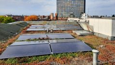 Solární panely na střeše v Berlíně