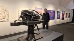 Alšova jihočeská galerie představuje díla švýcarského umělce H. R. Gigera, autora filmového Vetřelce