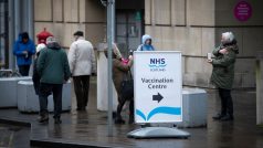 Očkování v Británii pokračuje rekordním tempem