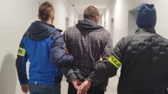 Polská policie zveřejnila snímek se zadrženým Čermákem