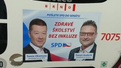 Reklamní slogan hnutí SPD na brněnském autobusu