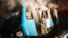 Předběžnou škodu 15 milionů korun způsobil v pátek vpodvečer požár vlakové soupravy v Rybništi na Děčínsku.