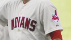 Po 105 letech se baseballový klub Cleveland Indians přejmenuje. Podle listu New York Times má tento týden oznámit, že ze svého názvu vypustí „indiány“