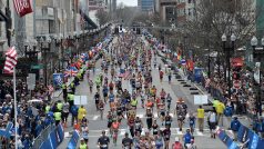 Cílová rovinka Bostonského maratonu