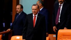 Prezident Recep Tayyip Erdogan v sobotu symbolicky vystoupil v parlamentu ve stejné době, kdy byl v červenci 2016 bombardovaný.