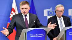 Slovenský premiér Robert Fico a předseda Evropské komise Jean-Claud Juncker na tiskové konferenci