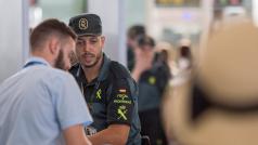 Příslušníci civilní stráže nahradili na barcelonském letišti stávkující zaměstnance