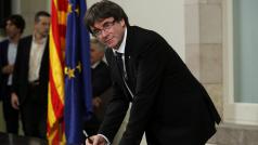Katalánský premiér podepsal nezávislost a vzápětí její odklad