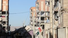 Domy ve městě Sarpol-e Zahab na západě Íránu, které poničilo silné zemětřesení