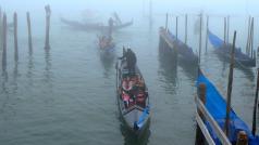 Gondoly v Benátkách (ilustrační foto)