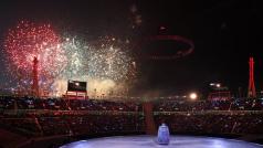 Zahajovací ceremoniál olympijských her v jihokorejském Pchjongčchangu doprovázel velkolepý ohňostroj