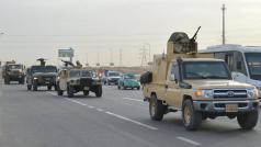 Obrněná vozidla egyptské armády směřují na sever Sinajského poloostrova