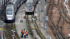 Vysokorychlostní vlaky TGV odstavené na stanici u Paříže