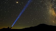 Padající perseidy jsou ve skutečnosti prachové částice z komety 109P Swift-Tuttle, která se naposledy přiblížila ke Slunci v prosinci 1992 (ilustrační foto)