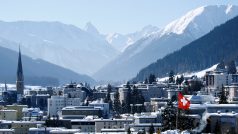 Švýcarské město Davos, dějiště závodu Světového poháru v běhu na lyžích.