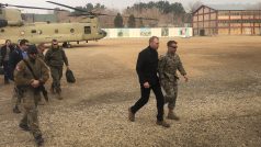 Americký ministr obrany Patrick Shanahan na návštěvě Afghánistánu