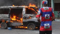 Protivládní demonstrace v metropoli Port-au-Prince na Haiti