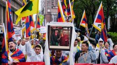Dalajlama, kterému je 83 let, na oslavě výročí nebyl, ale přišli zástupci tibetské exilové vlády i zahraniční hosté.