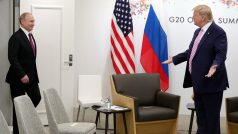 „Myslím, že výsledky této schůzky budou výborné,“ řekl také Trump. „Nemohu než souhlasit s prezidentem (USA), máme o čem hovořit,“ odvětil Putin