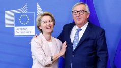 Předseda Evropské komise Jean-Claude Juncker a německá ministryně obrany Ursula von der Leyenová, která je nominována do čela komise