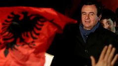 Předseda vítězného hnutí kosovských voleb Sebeurčení Albin Kurti.