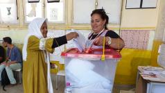 Tunisané znovu zamířili k volbám, po prezidentovi vybírali členy parlamentu