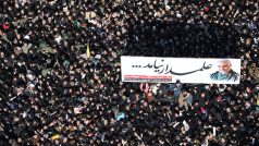 Pohřební průvod za íránského velitele Solejmáního