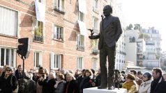 V Paříži nově stojí socha autora Asterixe a Obelixe Reného Goscinnyho